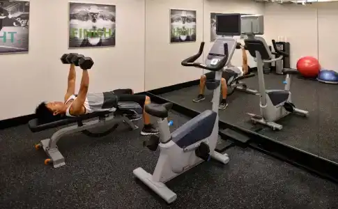 Holiday Inn Express & Suites San Diego - Mission Valley, An Ihg - 13