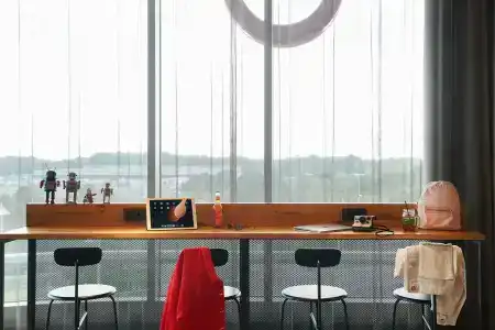 Moxy Cologne Bonn Airport - 12