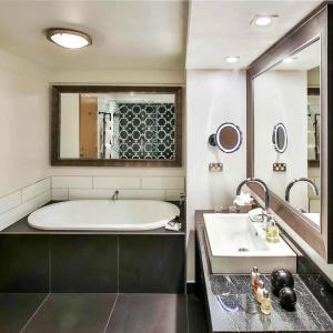 St Moritz - MGallery by Sofitel - 47