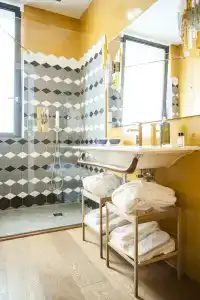 Rarity Suites - 221