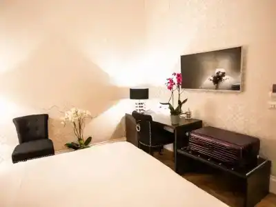 Minerva Relais - 85