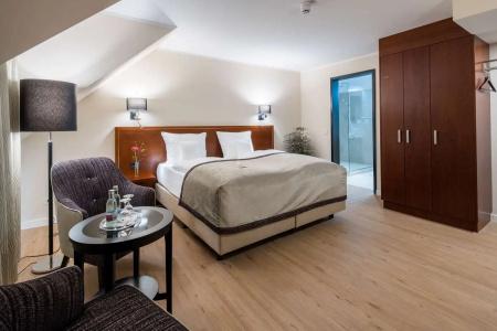 Best Western Plus Excelsior - 64