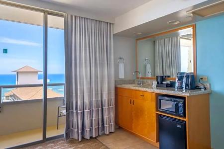 Embassy Suites by Hilton Waikiki Beach Walk - 124