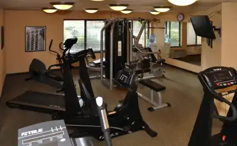 Oxford Suites Portland - Jantzen Beach - 20