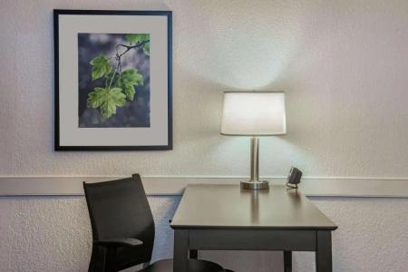 La Quinta Inn by Wyndham Miami Airport North - 23