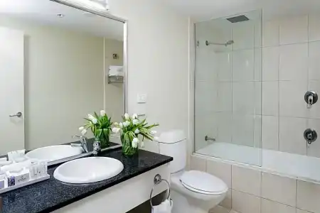 Rydges - 114