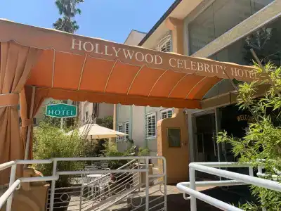 Hollywood Celebrity - 0