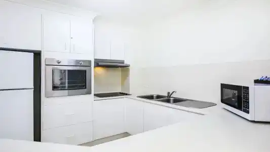 Mari Court - 108