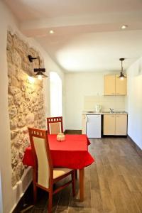 Garden Apartment - 55