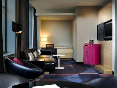 W - The Foshay - 2