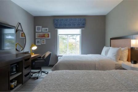 Hampton Inn & Suites West - 59