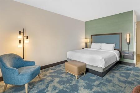 Hampton Inn & Suites - 40