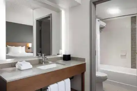 Hyatt Place Orlando Airport - 31