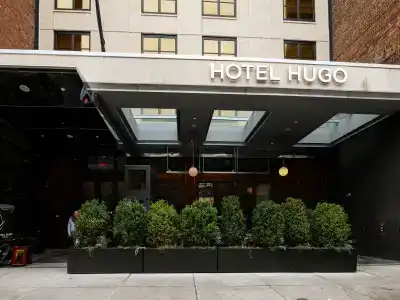 Hugo - 0
