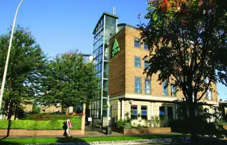 Yha Thameside - 12
