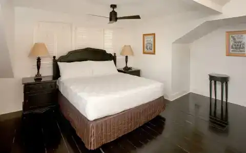 Royal New Orleans - 28