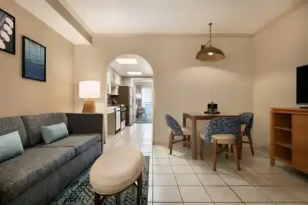 Holiday Inn & Suites, An Ihg - 113
