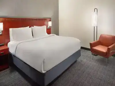 Courtyard by Marriott - 46