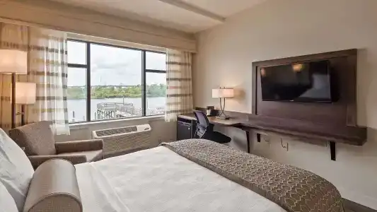 Best Western Plus Coastline Inn - 30