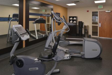 Hampton Inn and Suites North-Airport - 26