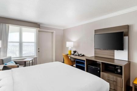 Country Inn & Suites by Radisson, Beach, TX - 4