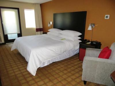 Four Points by Sheraton & Suites West - 31