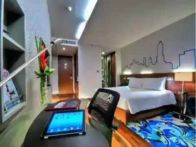 Galleria Sukhumvit 10 Bangkok by Compass Hospitality - 8