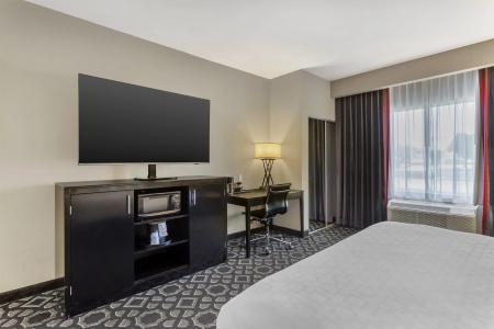 Best Western Plus Inn & Suites - 29