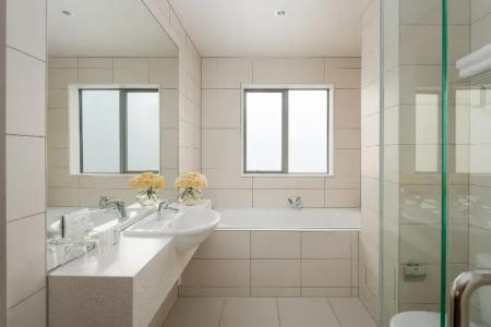 Rydges Latimer - 67