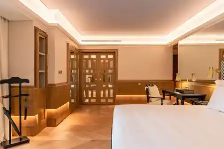 Palacio Solecio, a Small Luxury of the World - 75