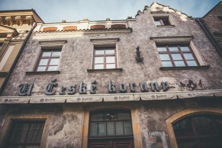 u České koruny - 24