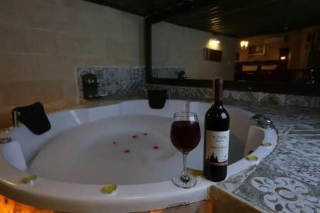 Heritage Cave Inn - 120