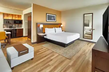 Embassy Suites by Hilton Nashville - 129