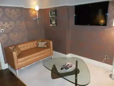 The Drayton Court - 13