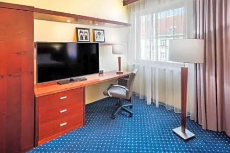 Courtyard by Marriott Prague City - 36
