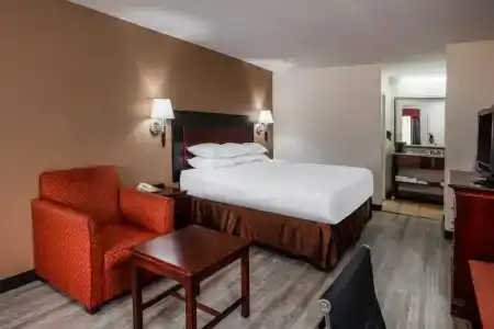 Days Inn & Suites by Wyndham - 19