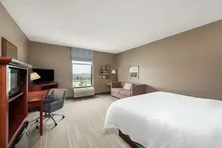 Hampton Inn - Hills - 45