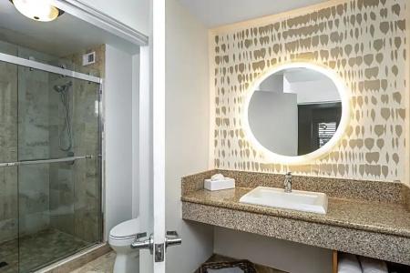 Ocean Park Inn - 106