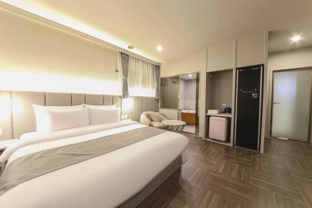 Browndot Sasang Renecite - 117