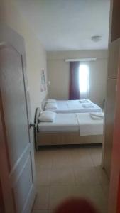 Koz Marigold Apart - 32