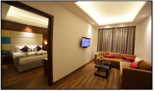 The p l Palace - 63