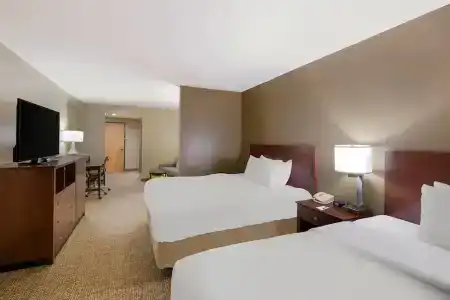 Comfort Suites West - 60