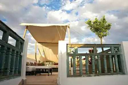 Riad Le j - 17