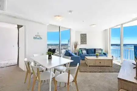 Crystal Bay On The Broadwater - 409