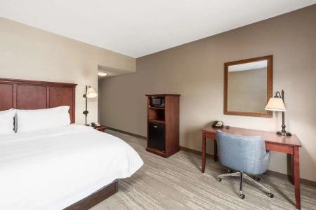 Hampton Inn - Hills - 39