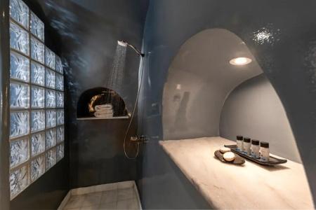 Pearl of Caldera Oia - Boutique by Pearl Collection - 244