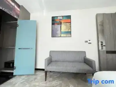Pietra Bangkok - 107