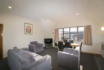 Allan Court - 3