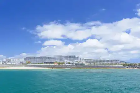DoubleTree by Hilton Okinawa Chatan Resort - 33