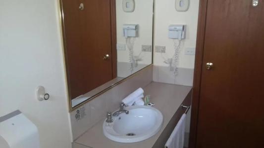 St Georges Motor Inn - 111